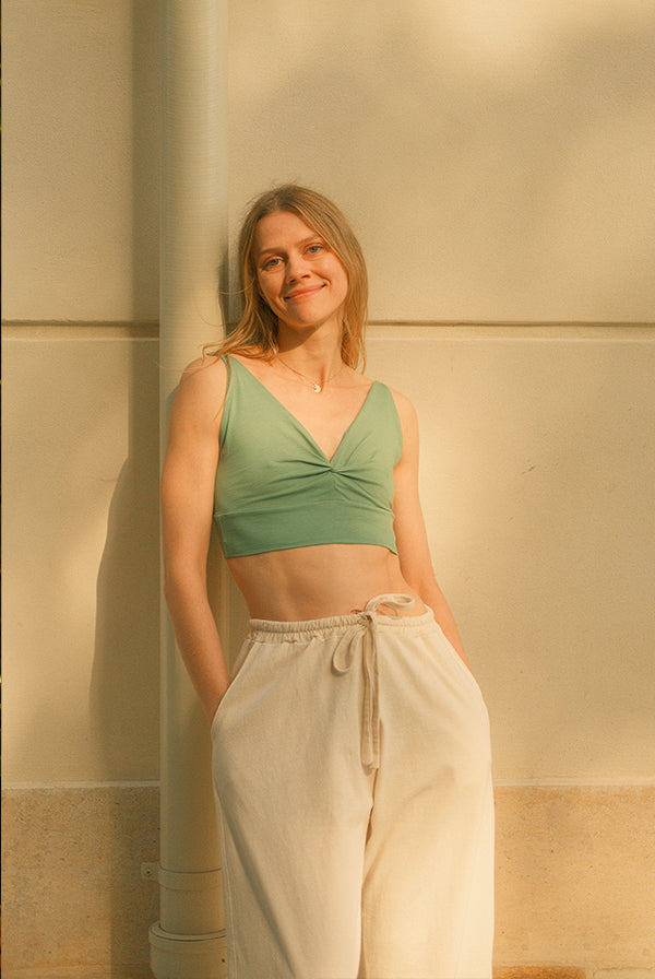V-Neck Draped Top Uni Colors