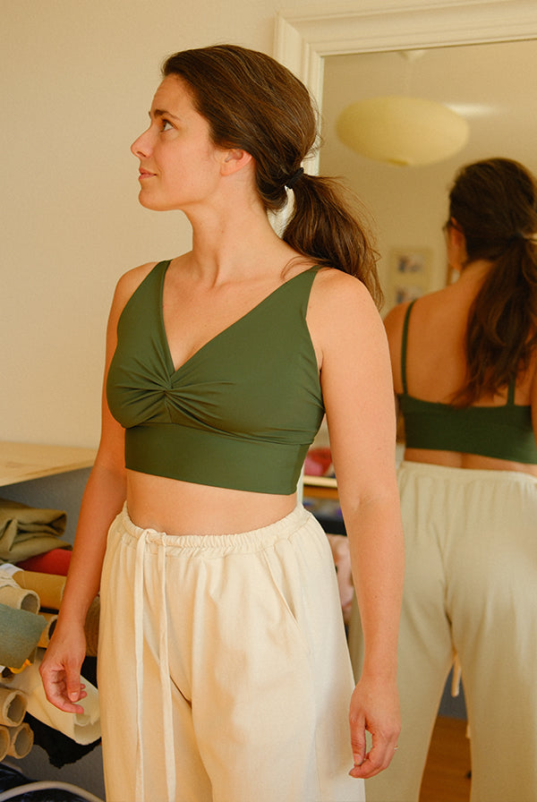 V-Neck Draped Top Uni Colors